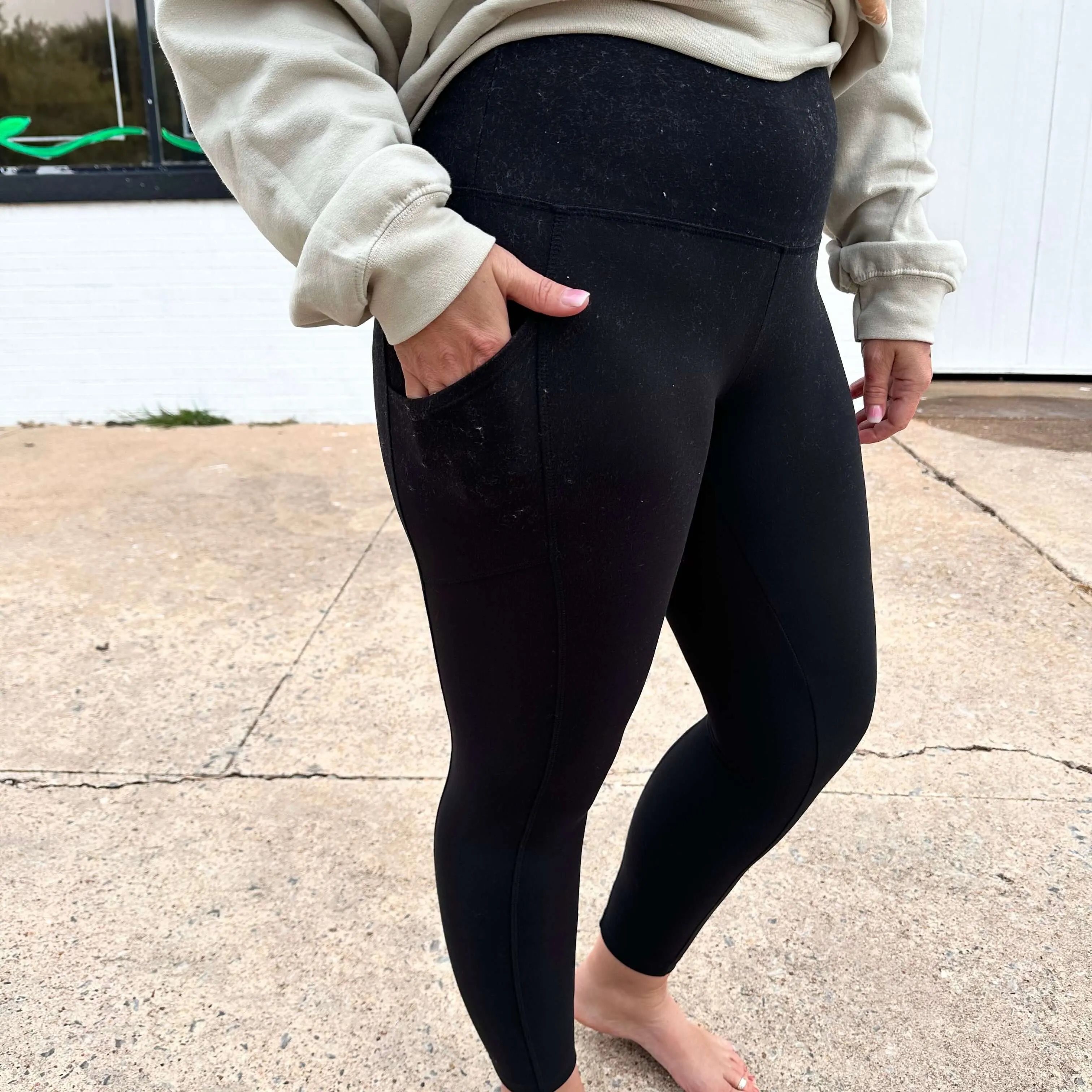 Black leggings with POCKETS