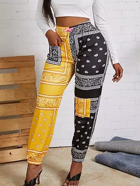 Comfortable Women's Mid-Waist Sweatpants with Ankle-Length Print Design