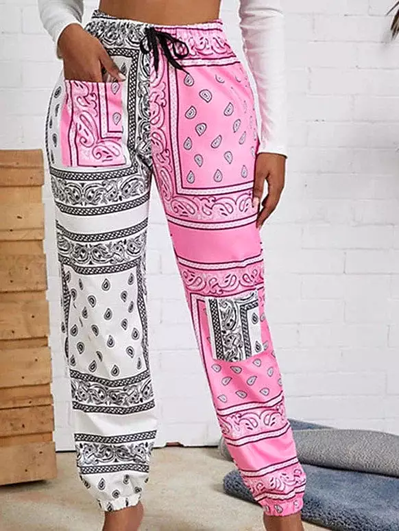 Comfortable Women's Mid-Waist Sweatpants with Ankle-Length Print Design