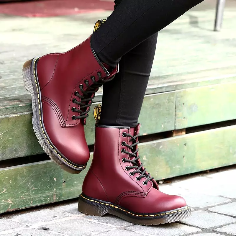 Stylish Leather Unisex Boots: Fashion Meets Functionality for Every Style